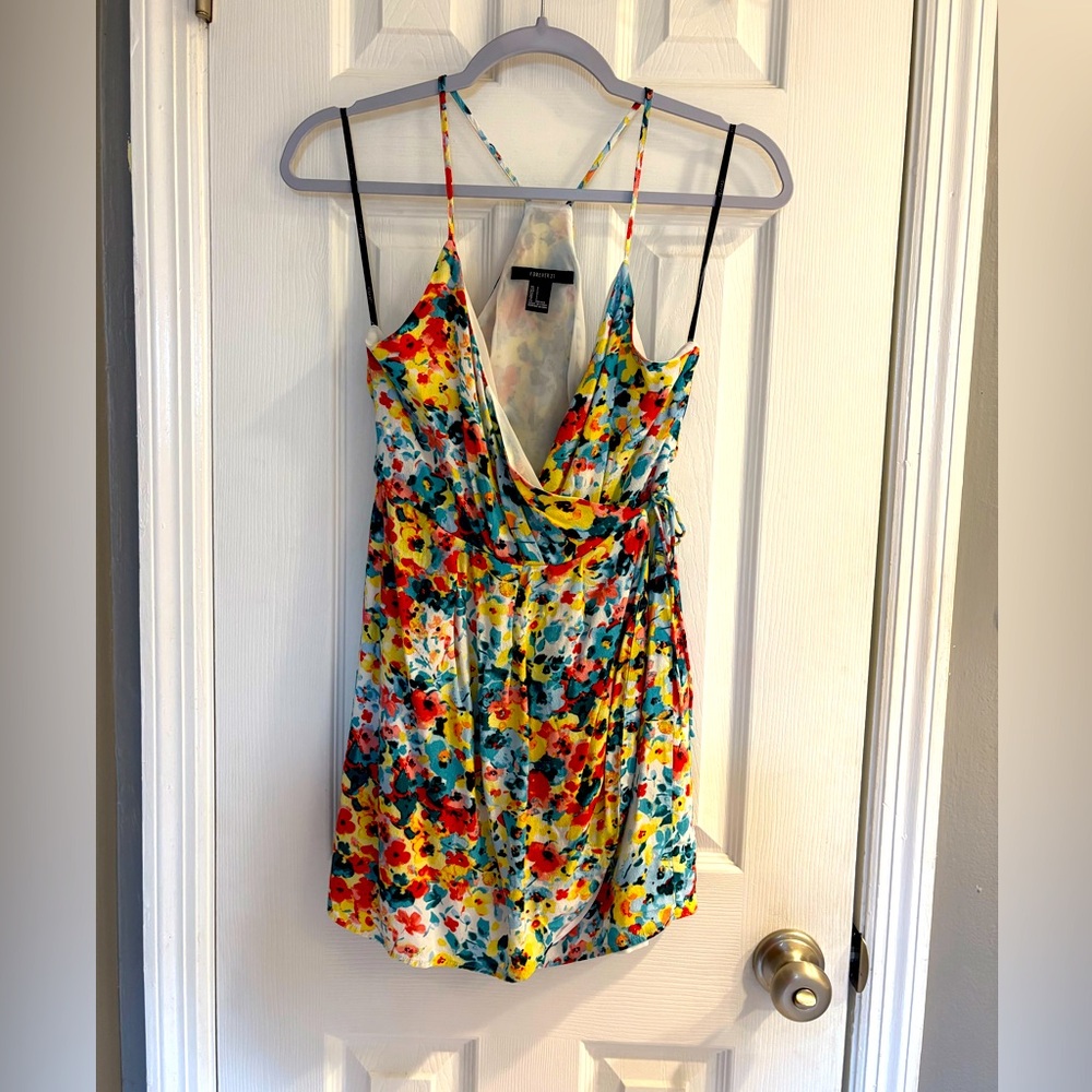 Ladies Forever 21 Y2K Flower Wrap Tank Size Small.